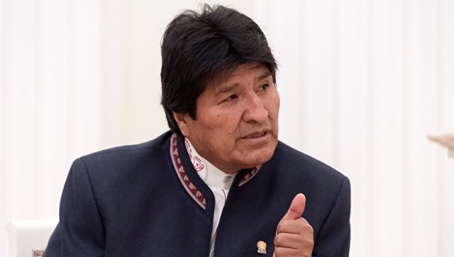 Глава Боливии подарил дом семье ребенка, которому по ошибке удалили почку
