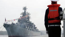 Корабль Черноморского Флота России в Севастополе. Архивное фото Корабль Черноморского Флота России в Севастополе. Архивное фото