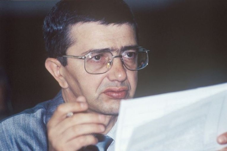Ба, знакомые все лица: депутаты облдумы в объективах фотокамер Ба, знакомые все лица: депутаты облдумы в объективах фотокамер