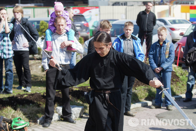 Спутники воинов: выставка клинкового оружия Златоуста открыта в Томске Спутники воинов: выставка клинкового оружия Златоуста открыта в Томске