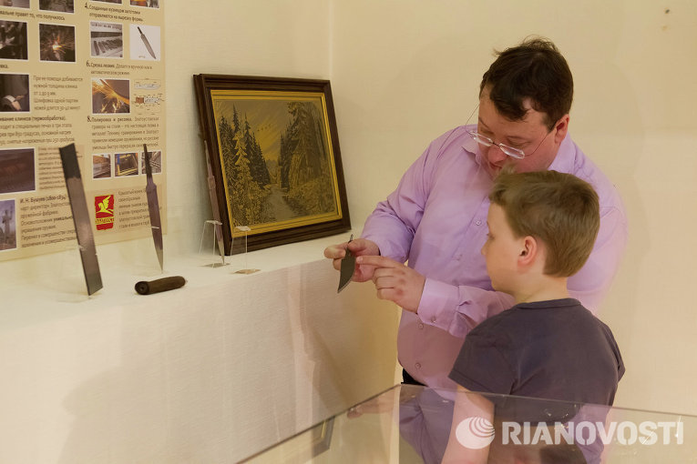 Спутники воинов: выставка клинкового оружия Златоуста открыта в Томске Спутники воинов: выставка клинкового оружия Златоуста открыта в Томске
