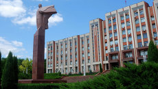 Памятник Ленину в Тирасполе, Приднестровье. Архивное фото Памятник Ленину в Тирасполе, Приднестровье. Архивное фото
