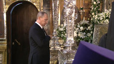 Путин приложился к мощам Сергия Радонежского и напомнил его пророческие слова Путин приложился к мощам Сергия Радонежского и напомнил его пророческие слова