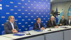 Медведев прокомментировал явку избирателей и лидирование ЕР на выборах Медведев прокомментировал явку избирателей и лидирование ЕР на выборах