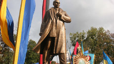 Открытие памятника С. Бандере во Львове Открытие памятника С. Бандере во Львове