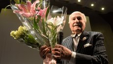 Народный артист СССР Владимир Зельдин на творческом вечере в Московском международном Доме музыки Народный артист СССР Владимир Зельдин на творческом вечере в Московском международном Доме музыки