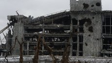 Разрушенное в результате обстрела здание аэропорта города Донецка Разрушенное в результате обстрела здание аэропорта города Донецка