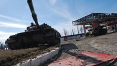 Восстановительные работы в Дебальцево. Архивное фото Восстановительные работы в Дебальцево. Архивное фото