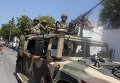 Солдаты армии Туниса прибыли на место стрельбы в городе Сус Солдаты армии Туниса прибыли на место стрельбы в городе Сус
