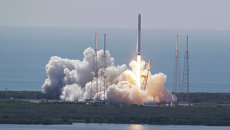 Старт ракеты Falcon 9 с мыса Канаверал, 28 июня 2015 Старт ракеты Falcon 9 с мыса Канаверал, 28 июня 2015