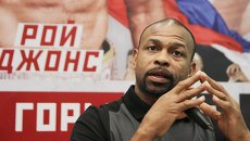 Боксер Рой Джонс на пресс-конференции в Ялте Боксер Рой Джонс на пресс-конференции в Ялте