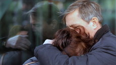 Родственники пассажиров рейса 9268 в аэропорту Пулково, где должен был приземлиться потерпевший катастрофу лайнер Airbus-321 авиакомпании Когалымавиа Родственники пассажиров рейса 9268 в аэропорту Пулково, где должен был приземлиться потерпевший катастрофу лайнер Airbus-321 авиакомпании Когалымавиа