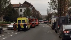 Полиция в поисках предполагаемого террориста перекрыла улицу в Брюсселе Полиция в поисках предполагаемого террориста перекрыла улицу в Брюсселе