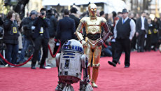     R2-D2  C-3PO.  