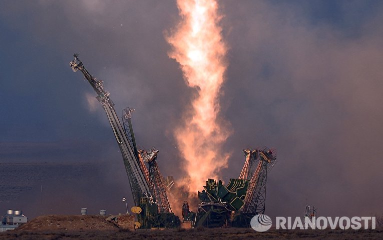 Старт космического корабля Союз ТМА-19М с космодрома Байконур Старт космического корабля Союз ТМА-19М с космодрома Байконур