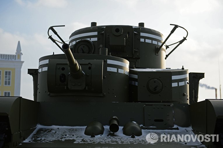 В Свердловской области по советским чертежам воссоздали танк Т-35 В Свердловской области по советским чертежам воссоздали танк Т-35