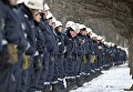 Сотрудники полиции в оцеплении на месте проведения акции протеста оппозиции в Кишиневе Сотрудники полиции в оцеплении на месте проведения акции протеста оппозиции в Кишиневе