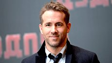 Актер Райан Рейнольдс во время фотоколла к премьере фильма Тима Миллера Дэдпул в отеле Ritz Carlton в Москве Актер Райан Рейнольдс во время фотоколла к премьере фильма Тима Миллера Дэдпул в отеле Ritz Carlton в Москве