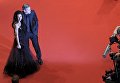 Американский актер Джордж Клуни с супругой британским адвокатом ливанского происхождения Амаль Клуни на церемонии открытия 66-го Берлинского международного кинофестиваля Берлинале - 2016 Американский актер Джордж Клуни с супругой британским адвокатом ливанского происхождения Амаль Клуни на церемонии открытия 66-го Берлинского международного кинофестиваля Берлинале - 2016