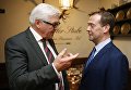 Председатель правительства РФ Дмитрий Медведев и министр иностранных дел ФРГ Франк-Вальтер Штайнмайер во время встречи на полях Мюнхенской конференции по безопасности Председатель правительства РФ Дмитрий Медведев и министр иностранных дел ФРГ Франк-Вальтер Штайнмайер во время встречи на полях Мюнхенской конференции по безопасности