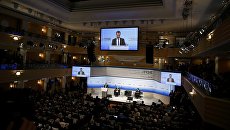 Председатель правительства РФ Дмитрий Медведев выступает на Мюнхенской конференции по вопросам политики безопасности, 13 февраля 2016 Председатель правительства РФ Дмитрий Медведев выступает на Мюнхенской конференции по вопросам политики безопасности, 13 февраля 2016