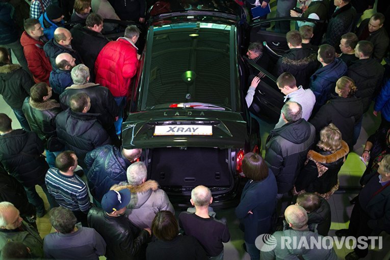 Старт продаж компактного кроссовера Lada Xray в автосалоне Лада-Центр Юго-Запад в Санкт-Петербурге Старт продаж компактного кроссовера Lada Xray в автосалоне Лада-Центр Юго-Запад в Санкт-Петербурге