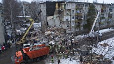 Сотрудники МЧС разбирают завалы после взрыва бытового газа в пятиэтажном доме во Фрунзенском районе Ярославля. 16 февраля 2016 год Сотрудники МЧС разбирают завалы после взрыва бытового газа в пятиэтажном доме во Фрунзенском районе Ярославля. 16 февраля 2016 год