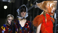 Показ Christopher Kane в рамках Недели моды в Лондоне Показ Christopher Kane в рамках Недели моды в Лондоне