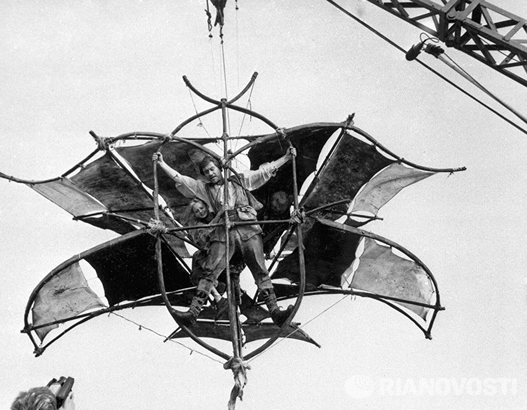 А. Миронов и Т. Аксюта в фильме Сказка странствий А. Миронов и Т. Аксюта в фильме Сказка странствий