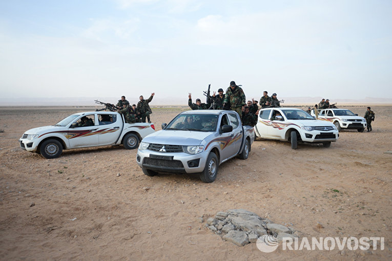 Боевые действия сирийской армии в окрестностях Пальмиры Боевые действия сирийской армии в окрестностях Пальмиры