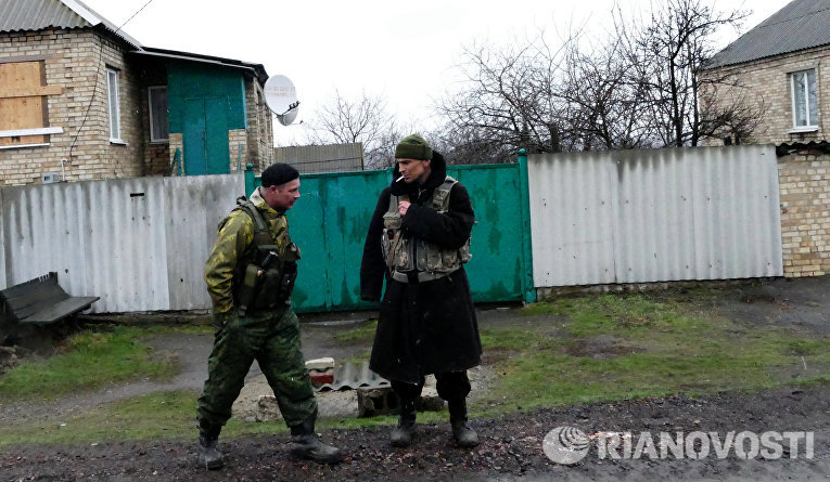 Ополченцы ДНР в поселке Зайцево под Горловкой Ополченцы ДНР в поселке Зайцево под Горловкой