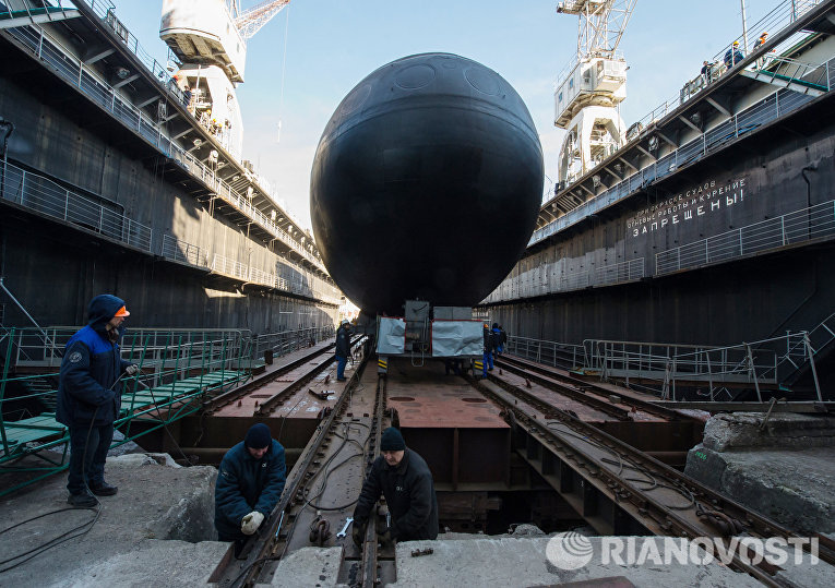 Спуск на воду подводной лодки Великий Новгород в Санкт-Петербурге Спуск на воду подводной лодки Великий Новгород в Санкт-Петербурге