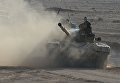 Танк Т-72 отряда ополчения Фатимиюн на переднем крае в горах в 10 км от Пальмиры Танк Т-72 отряда ополчения Фатимиюн на переднем крае в горах в 10 км от Пальмиры