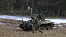 Боевой робот Нерехта охранял Тополь-М на учениях под Иркутском Боевой робот Нерехта охранял Тополь-М на учениях под Иркутском