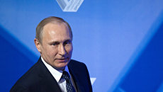 Президент РФ В. Путин принял участие в пленарном заседании межрегионального форума ОНФ. Архивное фото Президент РФ В. Путин принял участие в пленарном заседании межрегионального форума ОНФ. Архивное фото