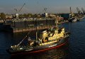 Ледокол Иван Крузенштерн во время фестиваля ледоколов на реке Неве в Санкт-Петербурге Ледокол Иван Крузенштерн во время фестиваля ледоколов на реке Неве в Санкт-Петербурге