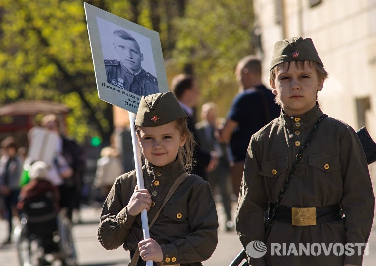 Патриотическая акция Бессмертный полк в Санкт-Петербурге Патриотическая акция Бессмертный полк в Санкт-Петербурге