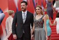Певица Александра Савельева и актёр Кирилл Сафонов перед началом церемонии закрытия 38-го Московского международного кинофестиваля Певица Александра Савельева и актёр Кирилл Сафонов перед началом церемонии закрытия 38-го Московского международного кинофестиваля