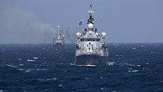 Турецкий военный корабль во время учений НАТО в Черном море. Архивное фото Турецкий военный корабль во время учений НАТО в Черном море. Архивное фото