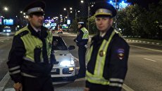 Сотрудники дорожно-патрульной службы Сотрудники дорожно-патрульной службы