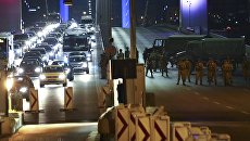 Ситуация на мосту через пролив Босфор в Стамбуле. 16 июля 2016 Ситуация на мосту через пролив Босфор в Стамбуле. 16 июля 2016