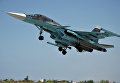 Многофункциональный истребитель-бомбардировщик ВКС РФ Су-34 с модулями РЭБ Хибины на законцовках крыльев взлетает с авиабазы Хмеймим, Сирия Многофункциональный истребитель-бомбардировщик ВКС РФ Су-34 с модулями РЭБ Хибины на законцовках крыльев взлетает с авиабазы Хмеймим, Сирия