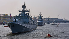 Сторожевой фрегат Адмирал Эссен вошел в акваторию Невы для участия в параде ко Дню ВМФ Сторожевой фрегат Адмирал Эссен вошел в акваторию Невы для участия в параде ко Дню ВМФ