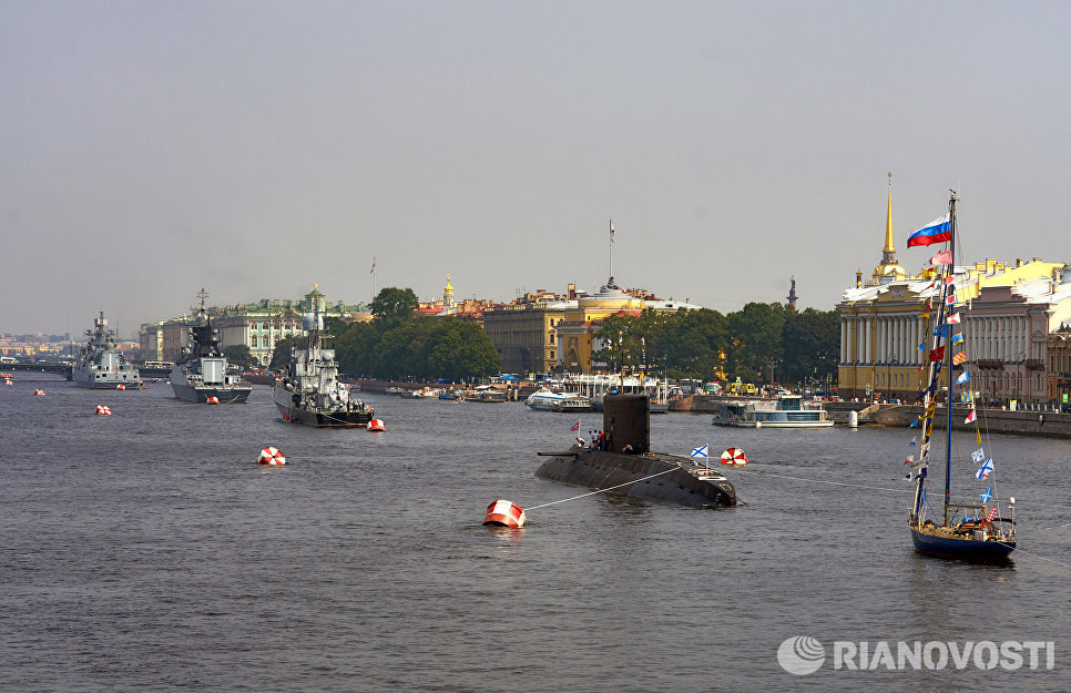 Корабли Балтийского флота в акватории реки Невы Корабли Балтийского флота в акватории реки Невы