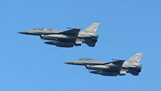 Пара истребителей F-16 ВВС Польши Пара истребителей F-16 ВВС Польши