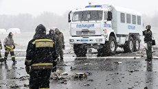 На месте крушения пассажирского самолета Boeing-737-800, который разбился при посадке в аэропорту Ростова-на-Дону. Архивное фото На месте крушения пассажирского самолета Boeing-737-800, который разбился при посадке в аэропорту Ростова-на-Дону. Архивное фото
