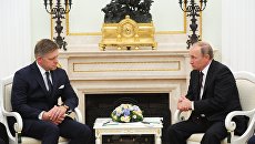 Президент России Владимир Путин и премьер-министр Словакии Роберт Фицо во время встречи в Кремле. 25 августа 2016 Президент России Владимир Путин и премьер-министр Словакии Роберт Фицо во время встречи в Кремле. 25 августа 2016