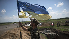 Украинский военный в Марьинке. Архивное фото Украинский военный в Марьинке. Архивное фото