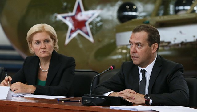 Медведев: надо проверить уровень медосмотра в негосударственных учреждениях