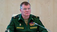 Официальный представитель минобороны РФ генерал-майор Игорь Конашенков во время брифинга о первичных радиолокационных данных в районе крушения Boeing в Донецкой области. 26 сентября 2016 Официальный представитель минобороны РФ генерал-майор Игорь Конашенков во время брифинга о первичных радиолокационных данных в районе крушения Boeing в Донецкой области. 26 сентября 2016